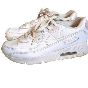 Unisex Youth Nike Air Max 90 Triple White Sneakers Size 3y Classic Retro School